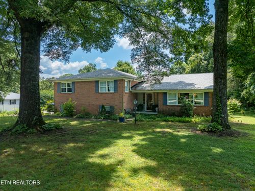 1407 Wilkinson Pike, Maryville, TN, 37803-6201 | Card Image