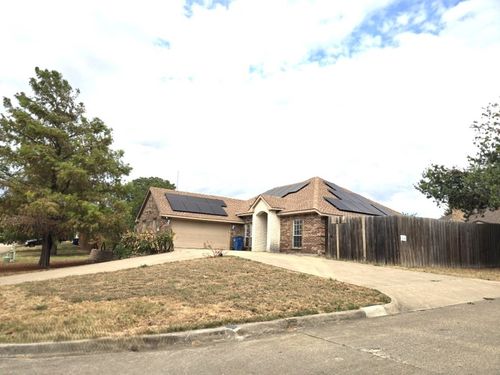 1406 Chancellor Dr, Kaufman, TX, 75142-9559 | Card Image