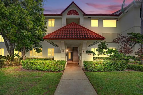 h1-107 Half Moon Cir, Hypoluxo, FL, 33462-5463 | Card Image