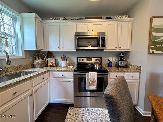 712 Lake Point Dr, House other with 3 bedrooms, 2 bathrooms and null parking in Piney Flats TN | Image 15