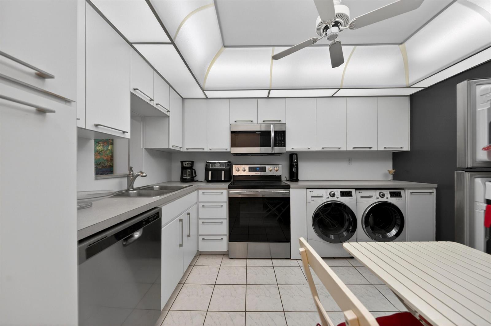Residential in Lauderdale By The Sea 4