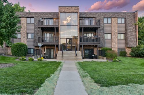 l9-1424 Stonebridge Cir, Wheaton, IL, 60189-7196 | Card Image