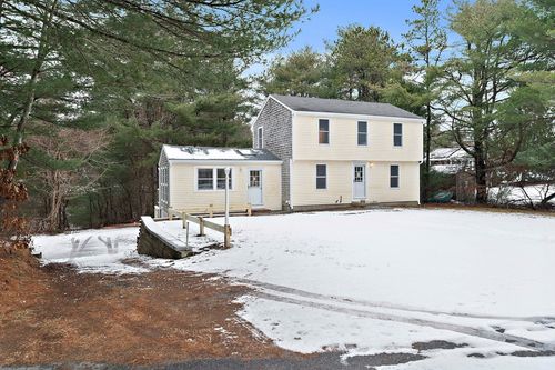 4 Oaken Bucket Ln, Plymouth, MA, 02360-6215 | Card Image