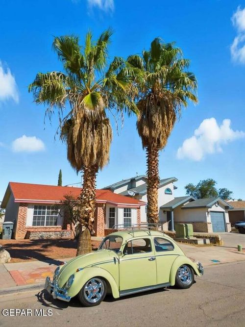 12325 Robert Dahl Dr, El Paso, TX, 79938-7719 | Card Image