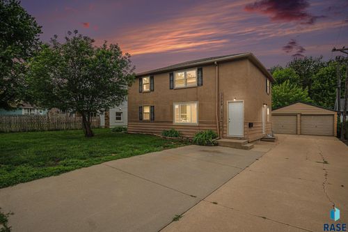 1309 S Gary Dr, Sioux Falls, SD, 57103-3418 | Card Image