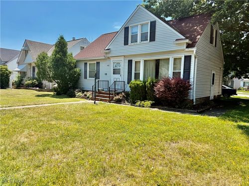 410 Maplewood Dr, Willowick, OH, 44095-5055 | Card Image