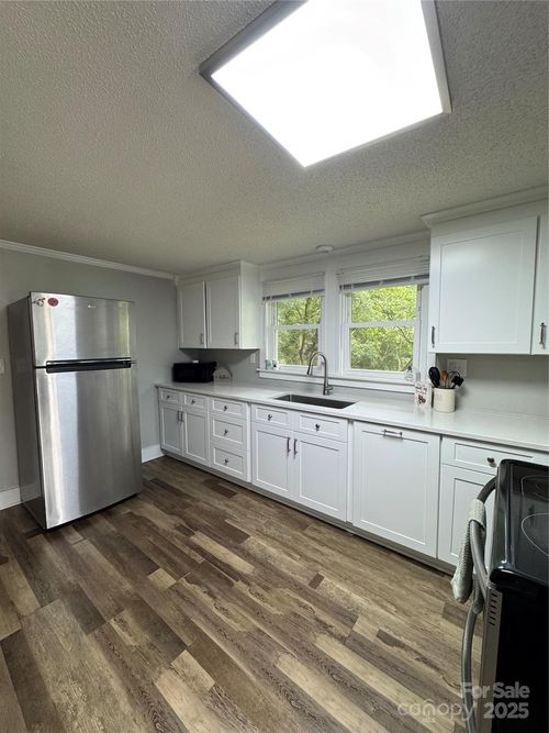 33066 Old Salisbury Rd, Albemarle, NC, 28001-8338 | Card Image