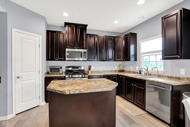 10306 Mcclain Dr, House other with 3 bedrooms, 4 bathrooms and null parking in Brownsburg IN | Image 9