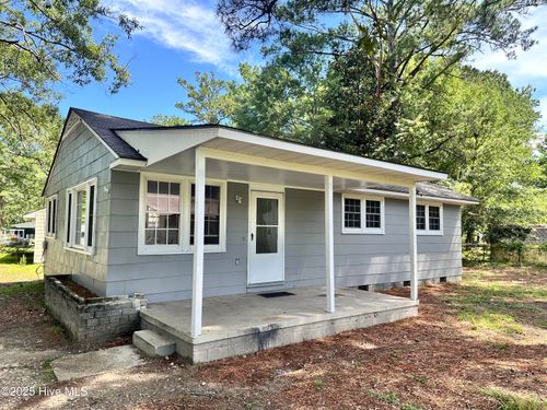523 Charles St, Grifton, NC, 28530-8410 | Card Image