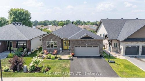 34 Senators Gate Dr, Perth, ON, K7H0B5 | Card Image