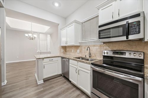 2031-5353 Memorial Dr, Houston, TX, 77007-8267 | Card Image