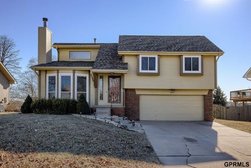 2413 Corn Dr, Papillion, NE, 68046-4208 | Card Image