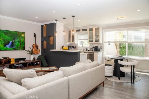 119-972 Larrabee St, West Hollywood, CA, 90069-4503 | Card Image