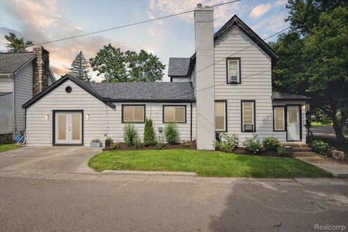 7150 Stone St, Hamburg, MI, 48139-1202 | Card Image