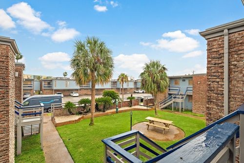 88-100 Market St, Galveston, TX, 77550-5770 | Card Image