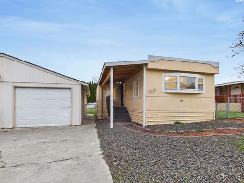 168-2105 N Steptoe St, Kennewick, WA, 99336-1049 | Card Image