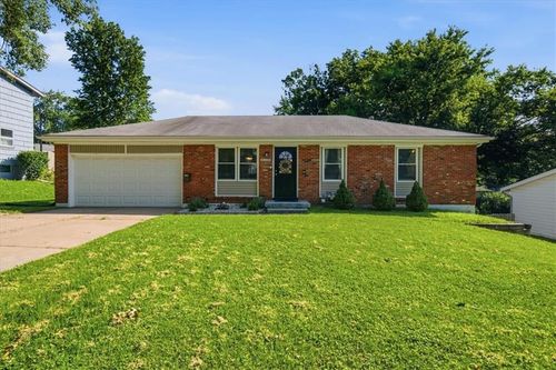 16608 E 31st St S, Independence, MO, 64055-2909 | Card Image