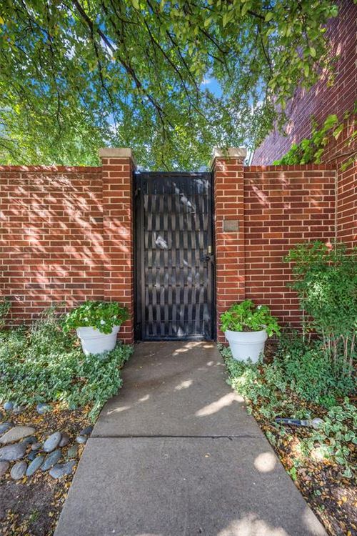 71a-8900 N May Ave, Oklahoma City, OK, 73120-4481 | Card Image
