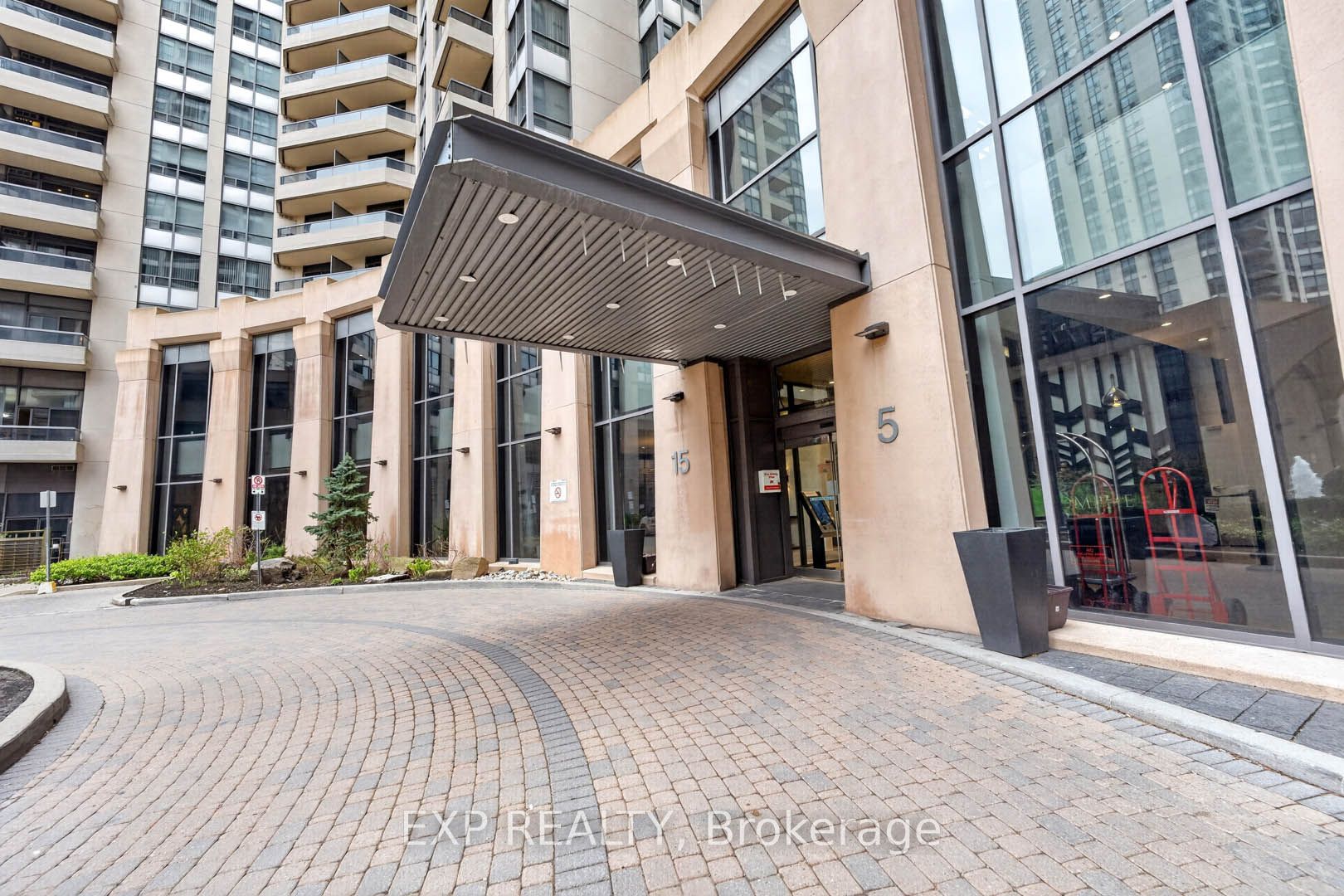 Residential in Toronto C14 5