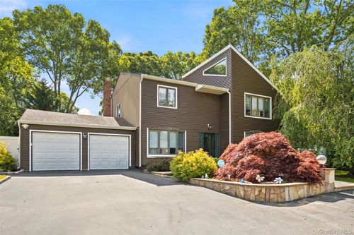 17 Lower Rd, Smithtown, NY, 11787-1543 | Card Image