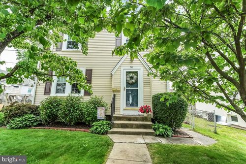 543 Sycamore Ave, FOLSOM, PA, 19033-2115 | Card Image