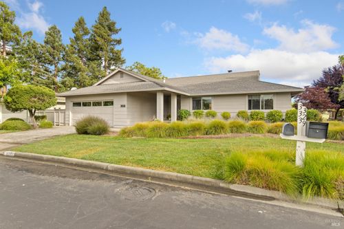 333 Oak Leaf Circle, Santa Rosa, CA, 95409 | Card Image