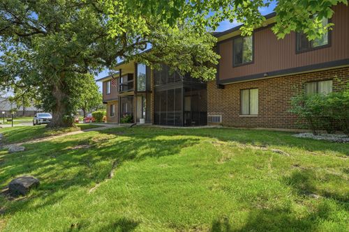 h-7-4704 Northfox Ln, Mchenry, IL, 60050-4937 | Card Image