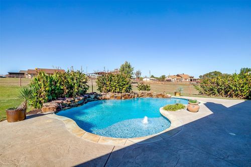 555 Munn Rd, Springtown, TX, 76082-5566 | Card Image