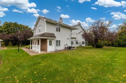 apt-200-3557 Blue Jay Way, Eagan, MN, 55123-2252 | Card Image