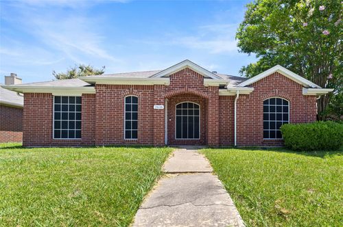 2616 Helen Ln, Mesquite, TX, 75181-1858 | Card Image