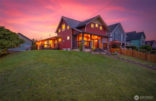 529 Avenue C, Snohomish, WA, 98290-2427 | Card Image