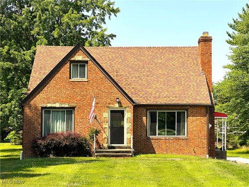 4099 Chestnut Rd, Independence, OH, 44131-3748 | Card Image