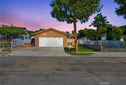 2083 Cedar St, Santa Ana, CA, 92707-3007 | Card Image