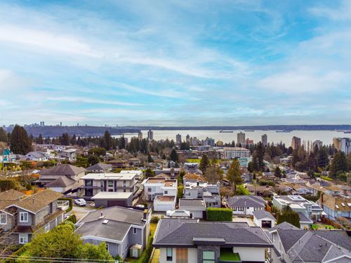 2150 Nelson Ave, West Vancouver, BC, V7V2P7 | Card Image