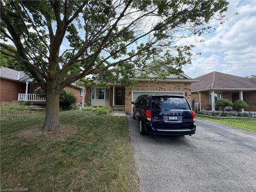 436 Gatestone Blvd, Waterloo, ON, N2T2J3 | Card Image