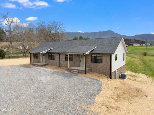 4317 Newport Highway, Dandridge, TN, 37725 | Card Image