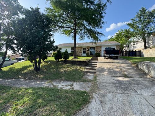 755 Botany Bay Dr, Dallas, TX, 75211-6912 | Card Image
