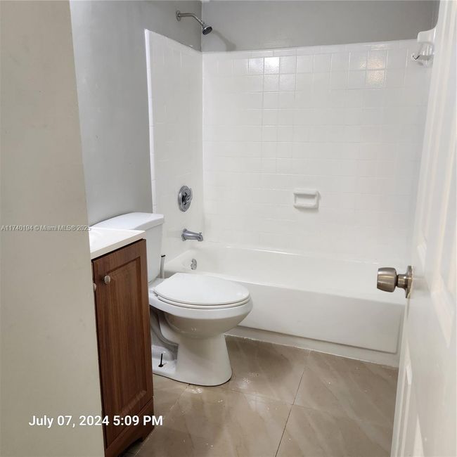 APT-11C - 4513 Treehouse Ln, Condo with 2 bedrooms, 1 bathrooms and null parking in Tamarac FL | Image 15