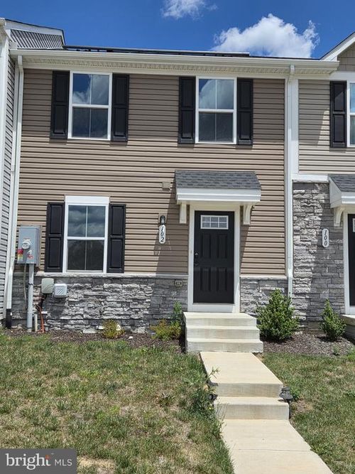 102 Spring Pl, STRASBURG, VA, 22657-4377 | Card Image