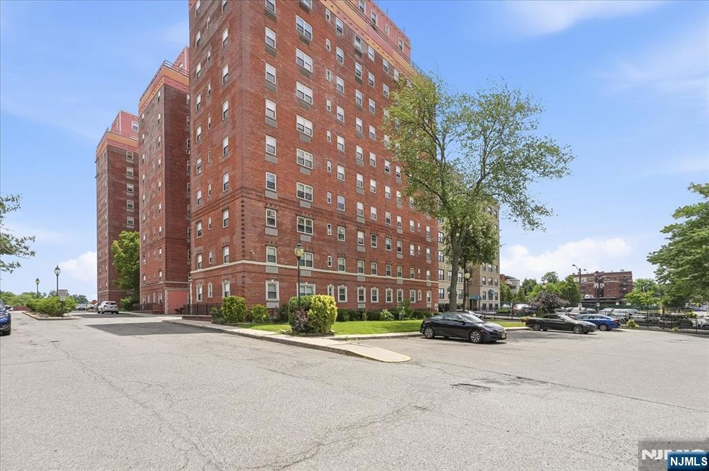 Residential Lease in East Orange 3