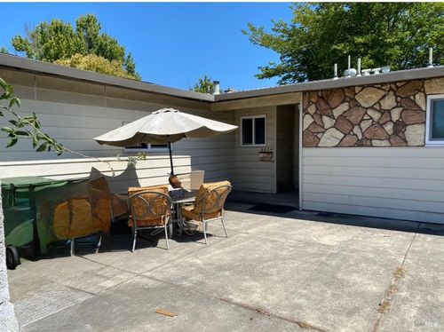 8034 Adrian Dr, Rohnert Park, CA, 94928-4058 | Card Image