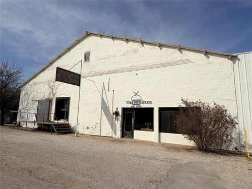 107 N Oak St, Seymour, TX, 76380-2518 | Card Image