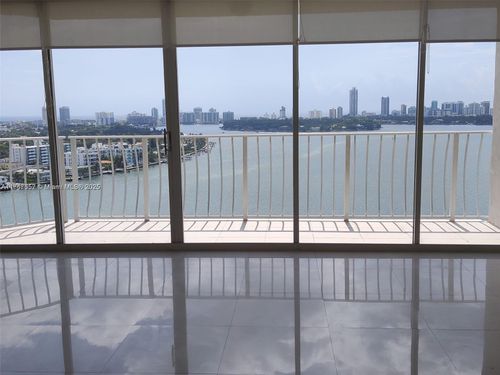 apt-2018-7601 E Treasure Dr, North Bay Village, FL, 33141-4368 | Card Image