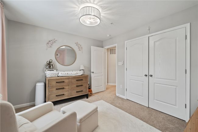Good closet space... | Image 25