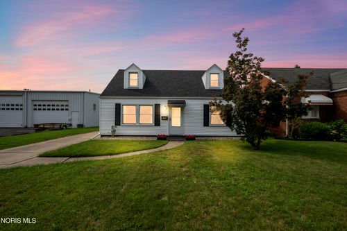 2748 106th St, Toledo, OH, 43611-2018 | Card Image