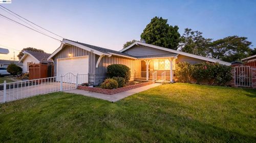 2333 Darwin St, Hayward, CA, 94545-3448 | Card Image
