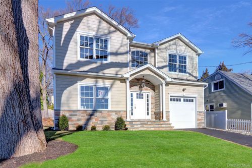 9 Hickory Rd, Bayville, NY, 11709-1822 | Card Image