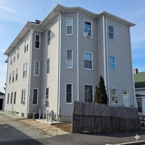 44 Coral St, Worcester, MA, 01604-4200 | Card Image