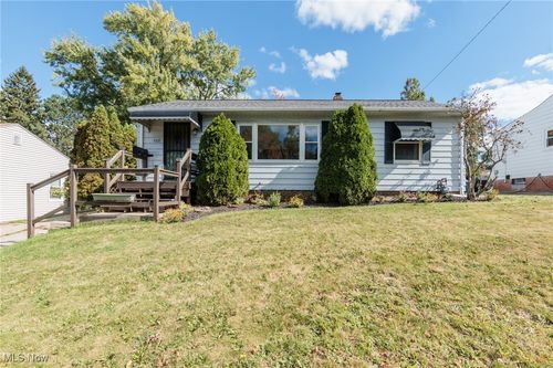 5317 Melody Ln, Willoughby, OH, 44094-4317 | Card Image