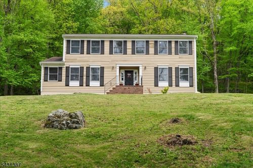 40 Tamarack Rd, Belvidere, NJ, 07823-2522 | Card Image